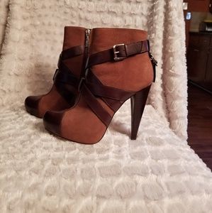 Report Signature Bootie